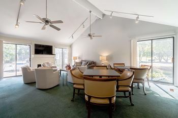 Resident lounge with free wi-fi